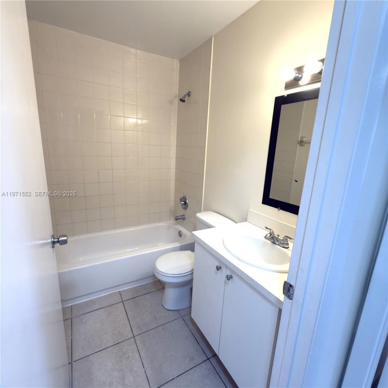 451 NE 136th St, Unit III314, North Miami, FL 33161 Photo