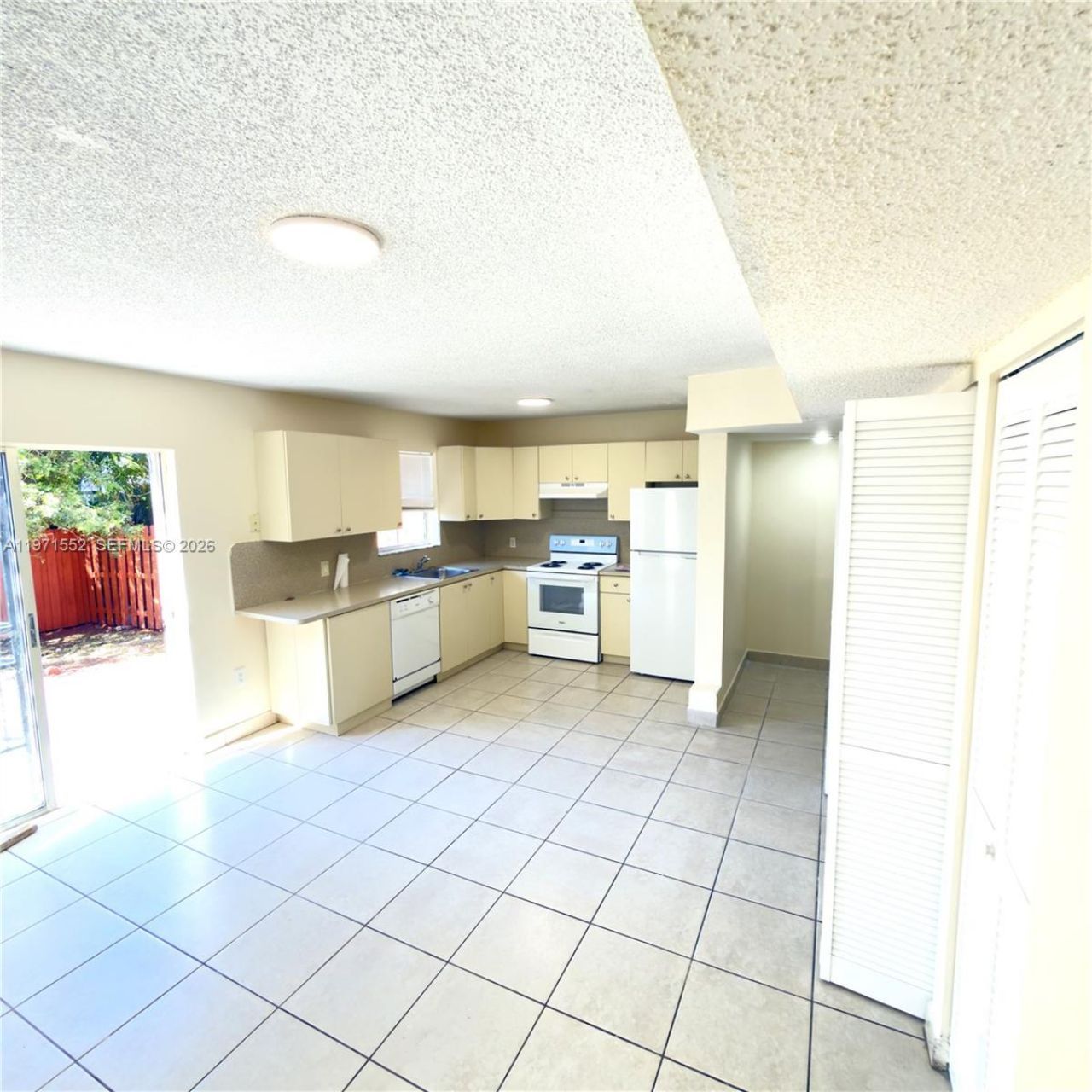 451 NE 136th St, Unit III314, North Miami, FL 33161 Photo