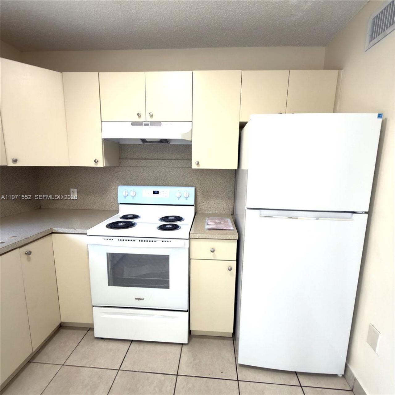 451 NE 136th St, Unit III314, North Miami, FL 33161 Photo