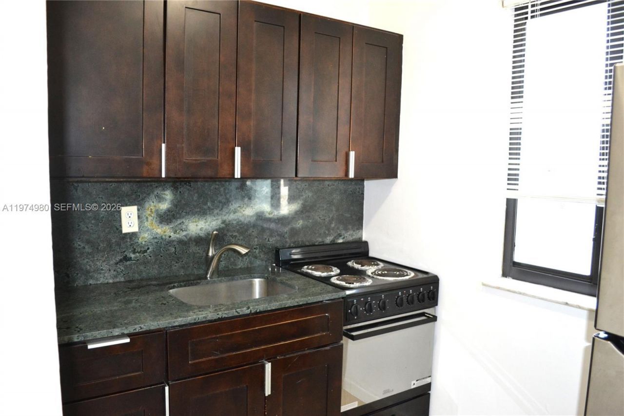 1035 SW 4th St, Unit 2, Miami, FL 33130 Photo