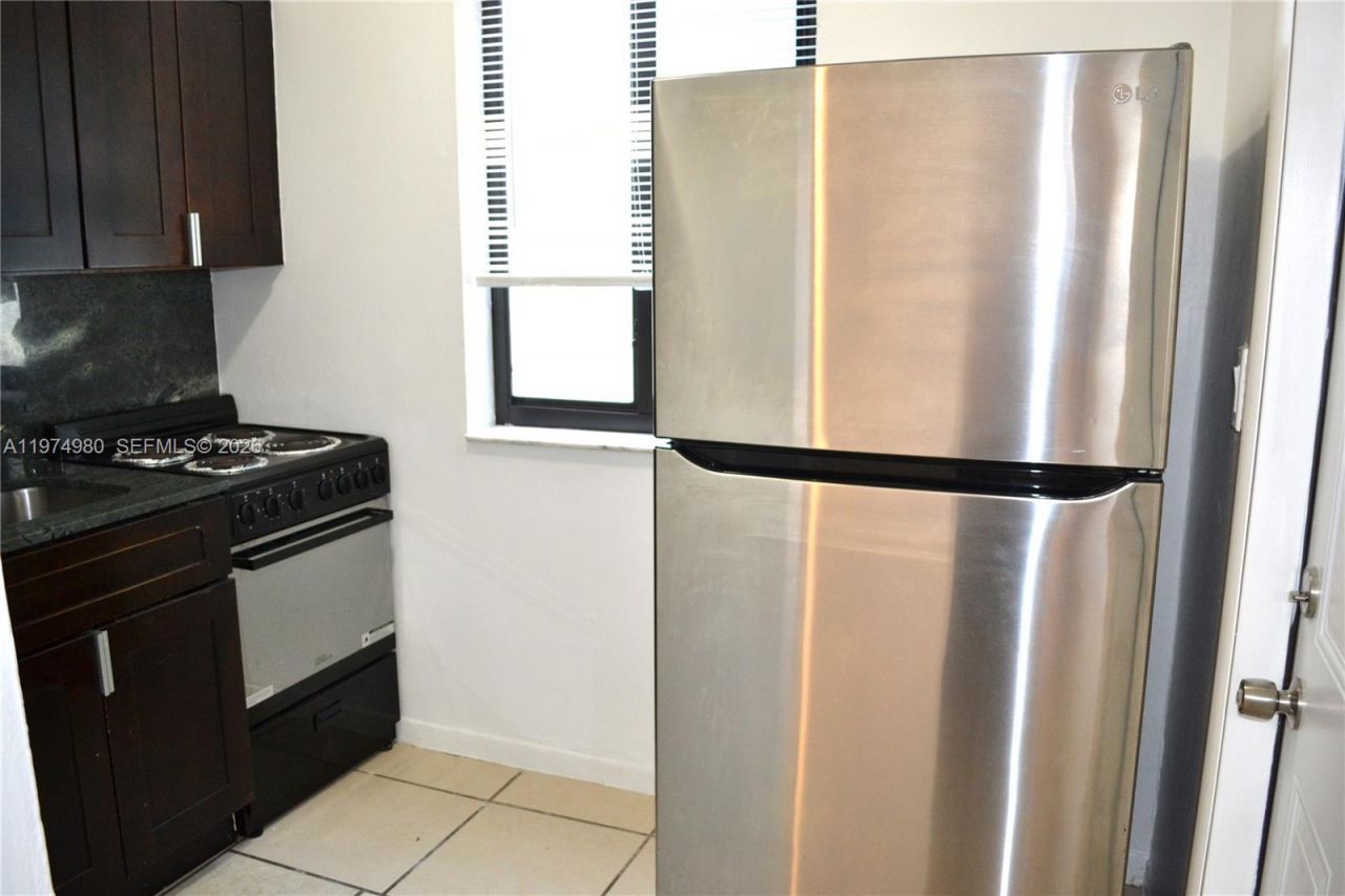 1035 SW 4th St , Unit 2, Miami, FL 33130 Photo