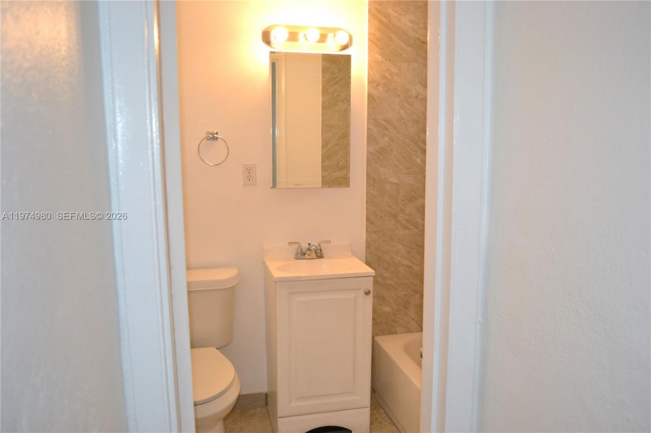 1035 SW 4th St , Unit 2, Miami, FL 33130 Photo