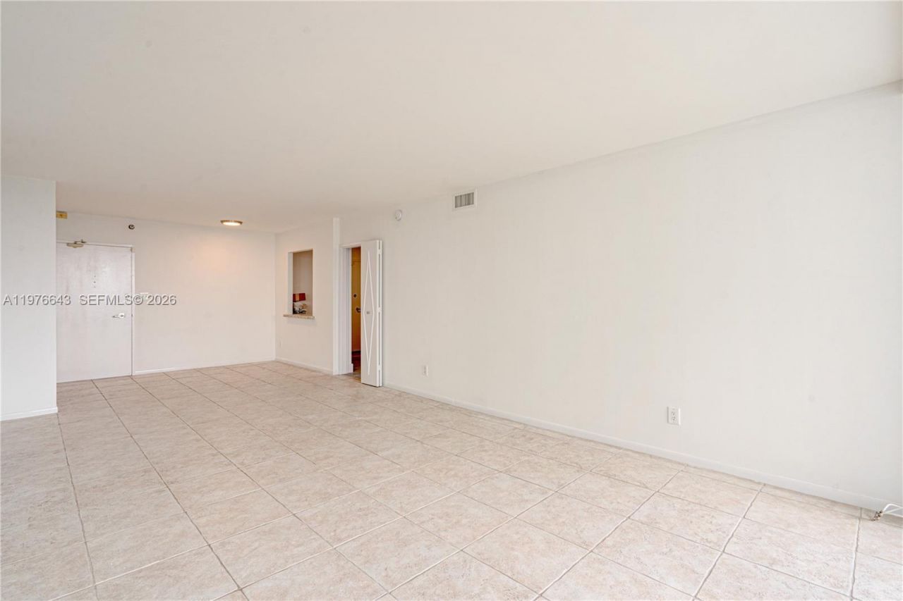 5161 Collins Ave, Unit 516, Miami Beach, FL 33140 Photo