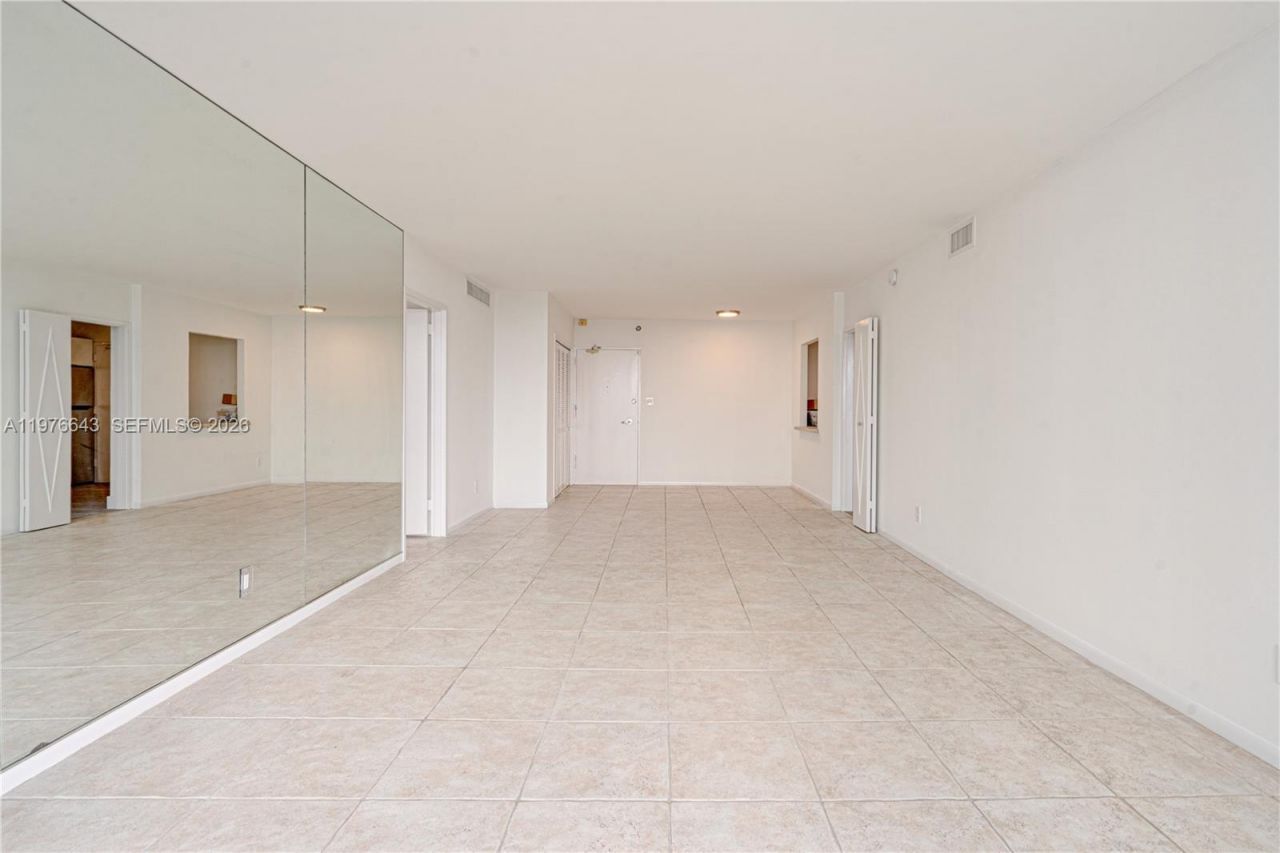 5161 Collins Ave, Unit 516, Miami Beach, FL 33140 Photo