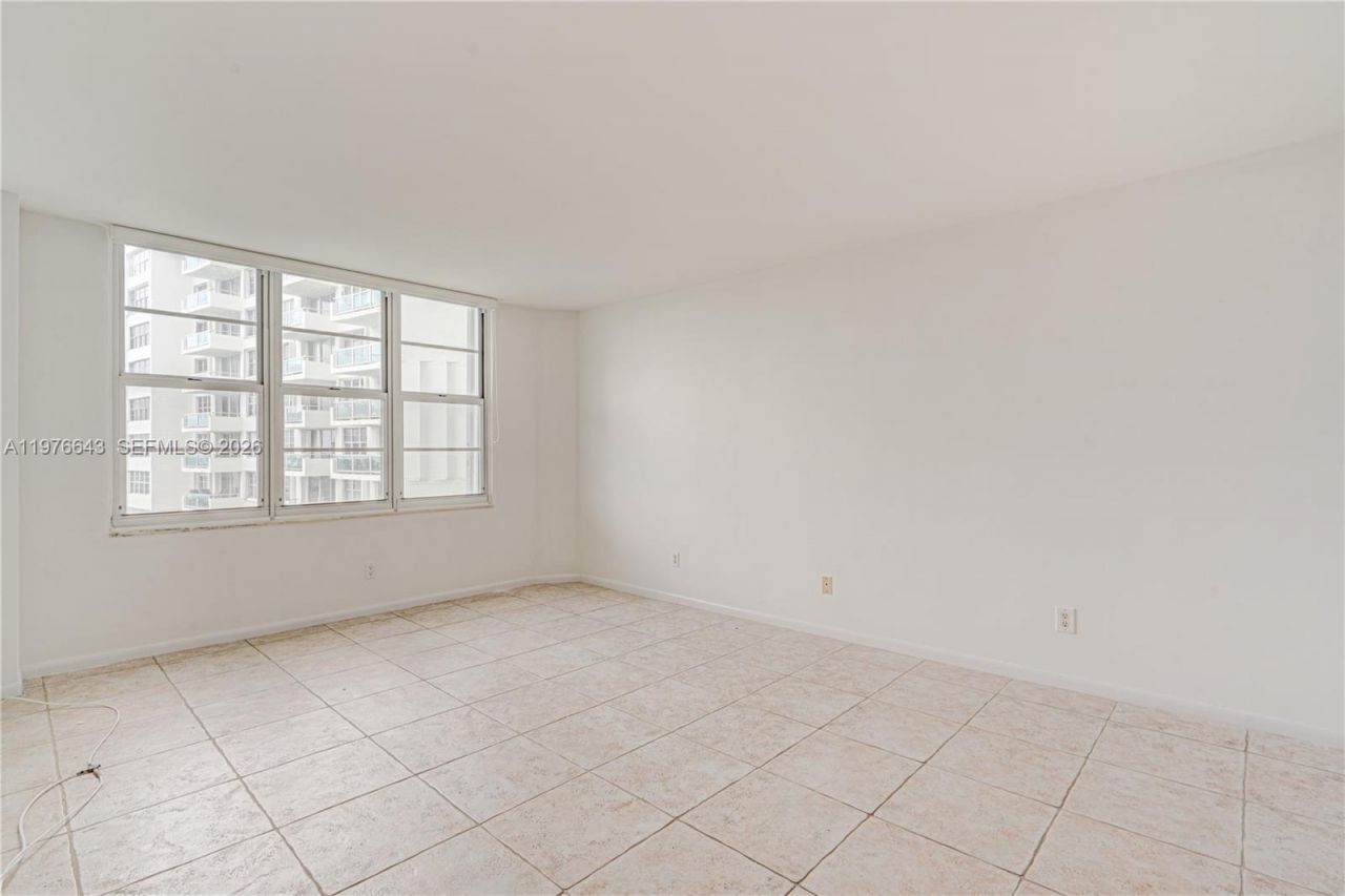 5161 Collins Ave, Unit 516, Miami Beach, FL 33140 Photo