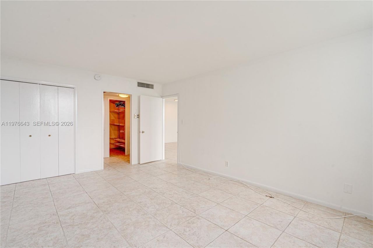 5161 Collins Ave, Unit 516, Miami Beach, FL 33140 Photo