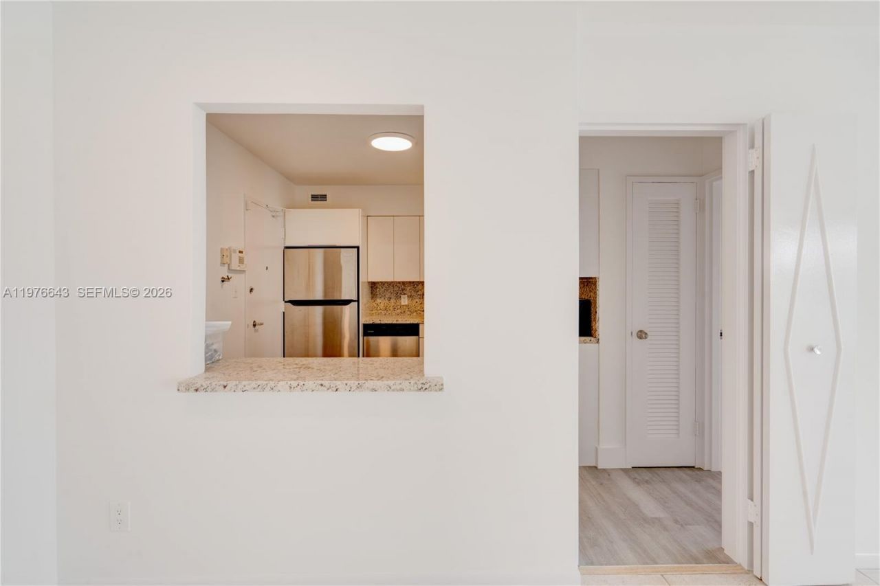 5161 Collins Ave, Unit 516, Miami Beach, FL 33140 Photo