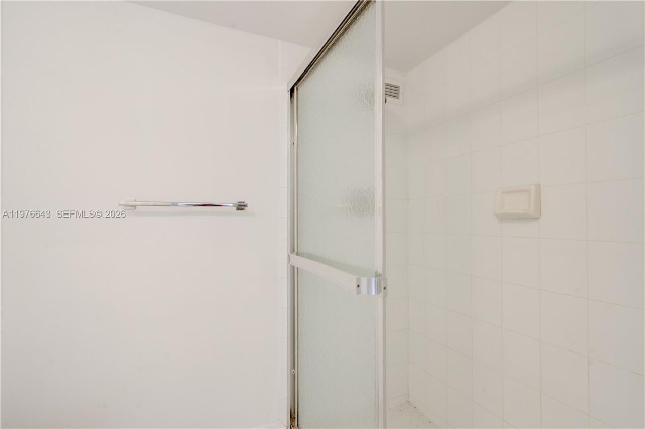 5161 Collins Ave, Unit 516, Miami Beach, FL 33140 Photo