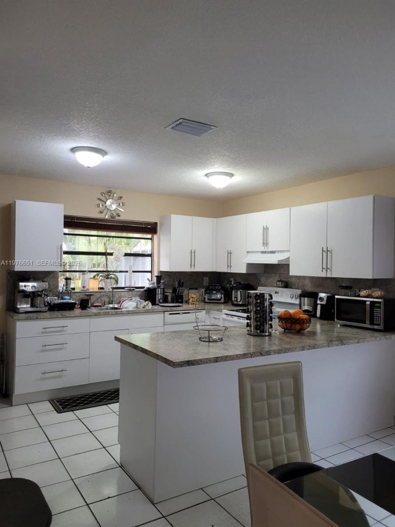 10932 SW 25th St, Miami, FL 33165 Photo