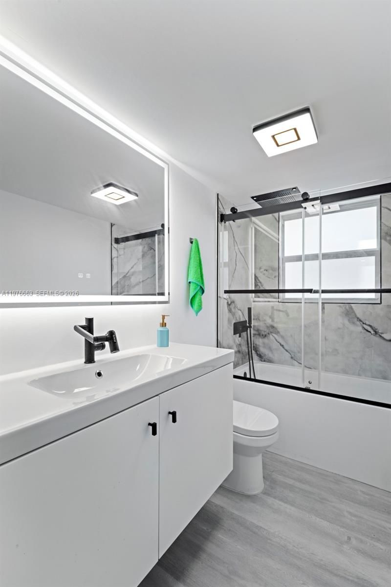 137 Golden Isles Dr , Unit 305, Hallandale Beach, FL 33009 Photo