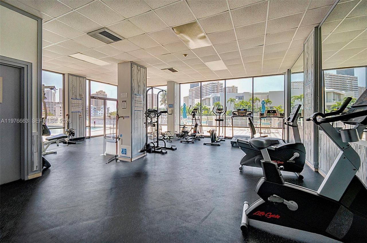 137 Golden Isles Dr , Unit 305, Hallandale Beach, FL 33009 Photo