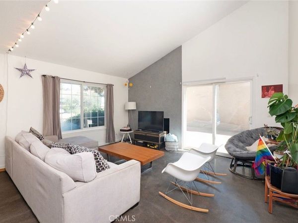 5015 Pearblossom, Riverside, CA 92507