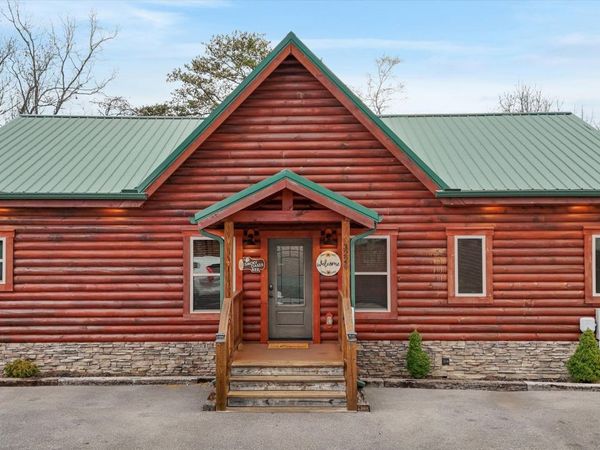 3226 White Falcon Way, Pigeon Forge, TN 37862