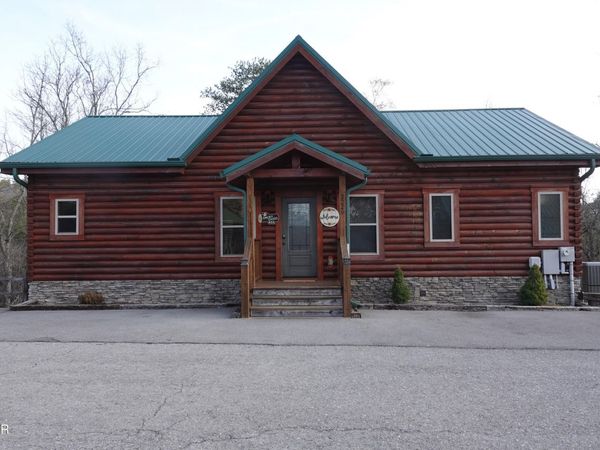 3226 White Falcon Way, Pigeon Forge, TN 37862