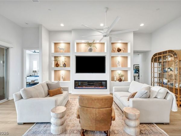 10170 Zeta Tucana Street, Las Vegas, NV 89143