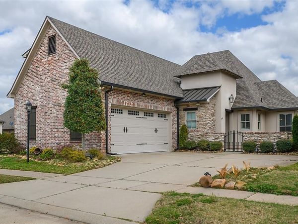 825 Galvez Avenue , Shreveport, LA 71115