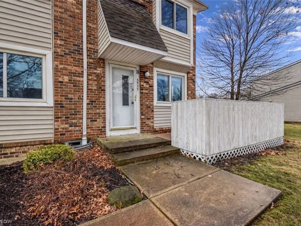 5548 Ivy Court, Unit C, Willoughby, OH 44094