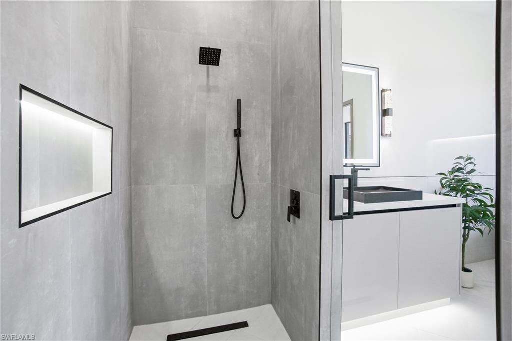 27100 Imperial Pkwy, Bonita Springs, FL 34135 Photo