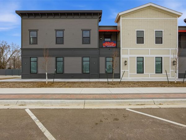 1500 Main St, Unit 208, Ely, IA 52227