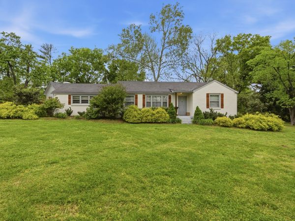 700 Omandale Dr, Nashville, TN 37204