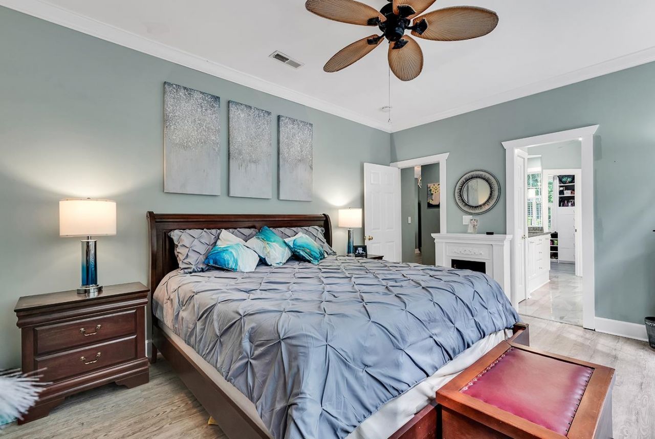 376 Congressional Dr. Photo 13