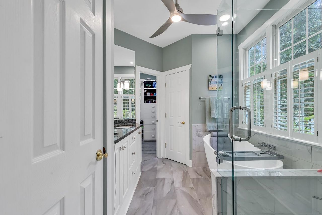 376 Congressional Dr. Photo 14