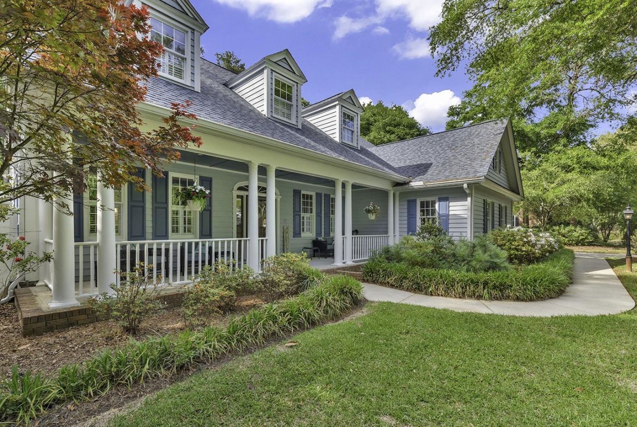 376 Congressional Dr. Photo 2