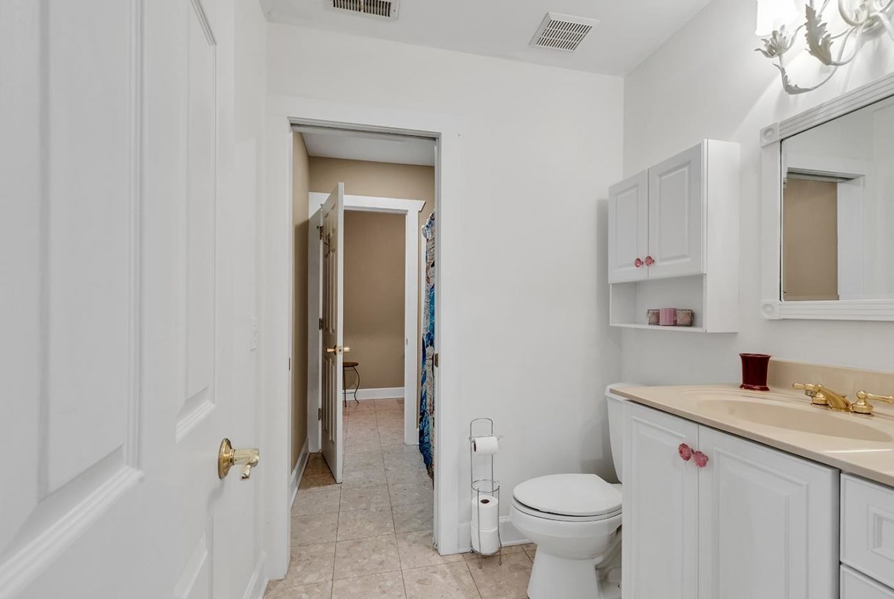 376 Congressional Dr. Photo 30