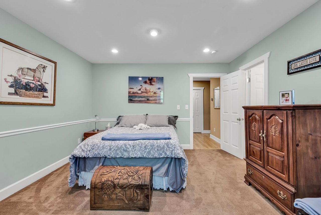 376 Congressional Dr. Photo 31