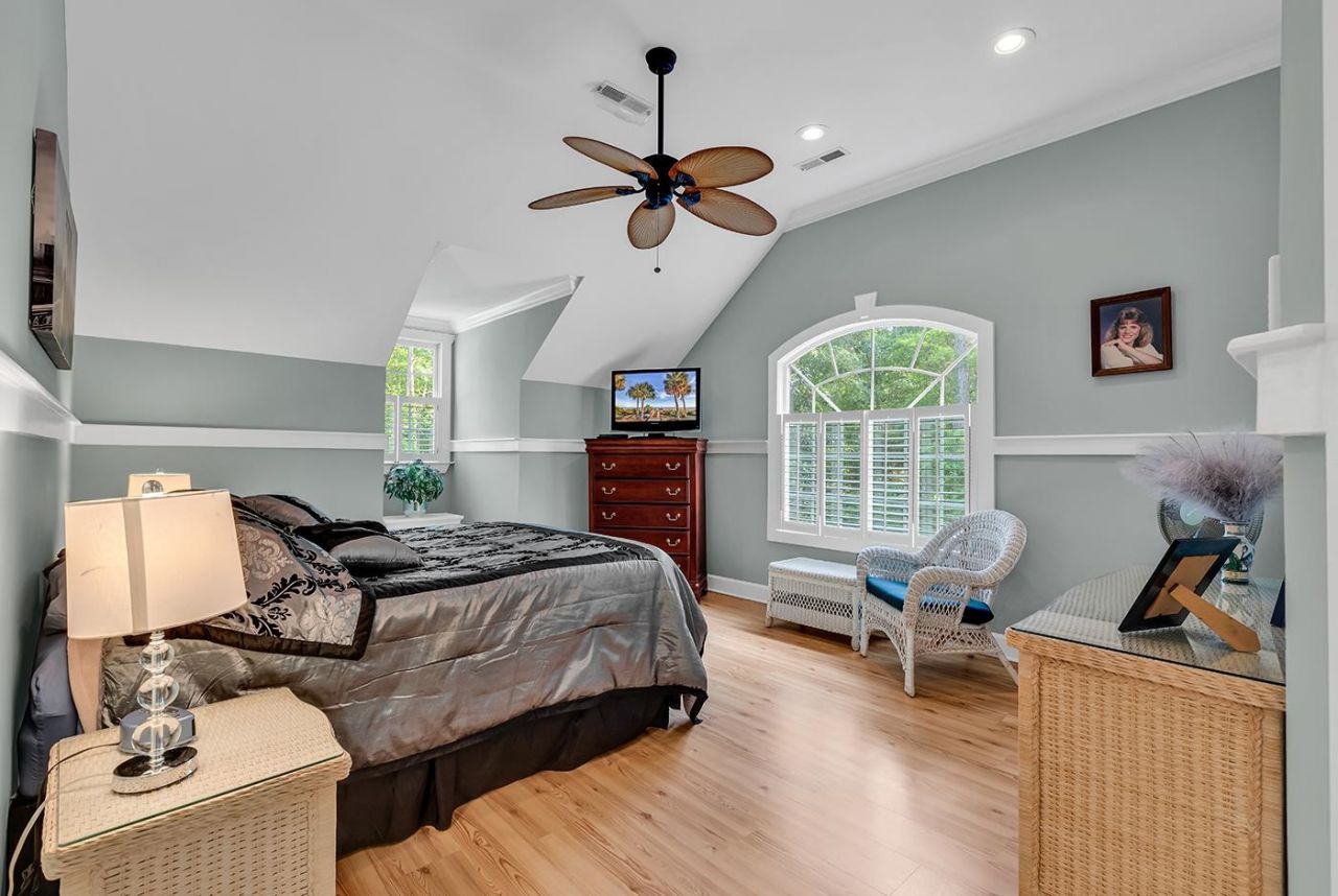 376 Congressional Dr. Photo 32