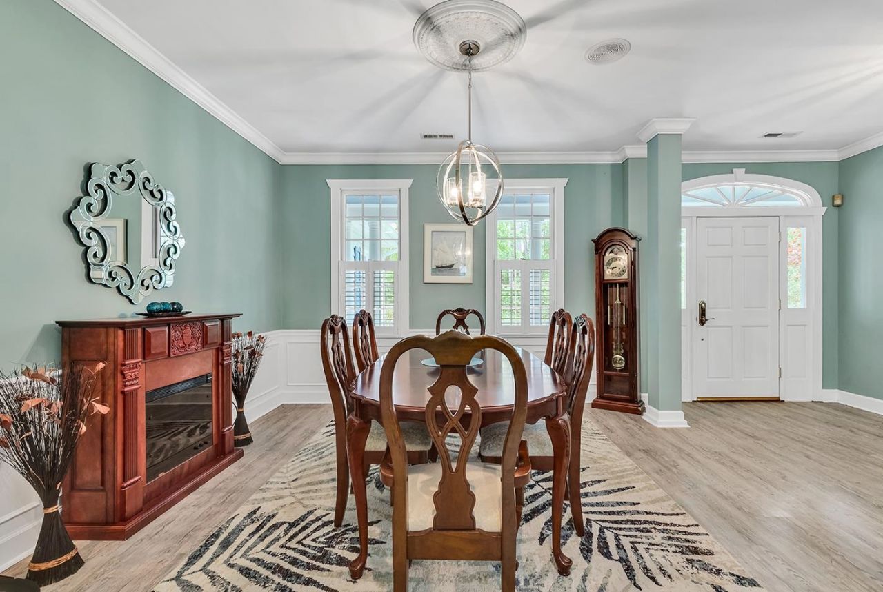 376 Congressional Dr. Photo 7