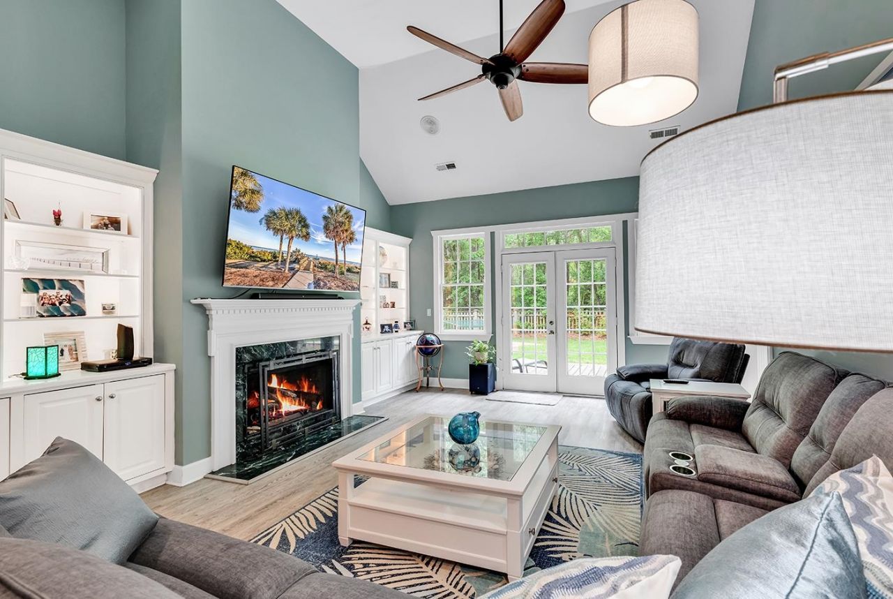 376 Congressional Dr. Photo 8