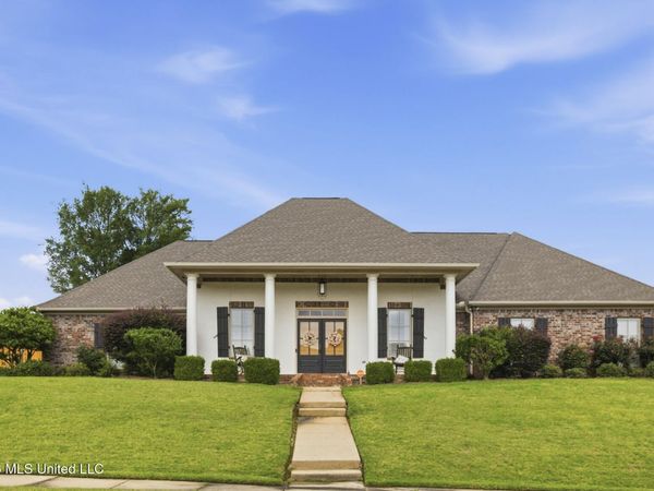 300 Deer Hollow, Brandon, MS 39047