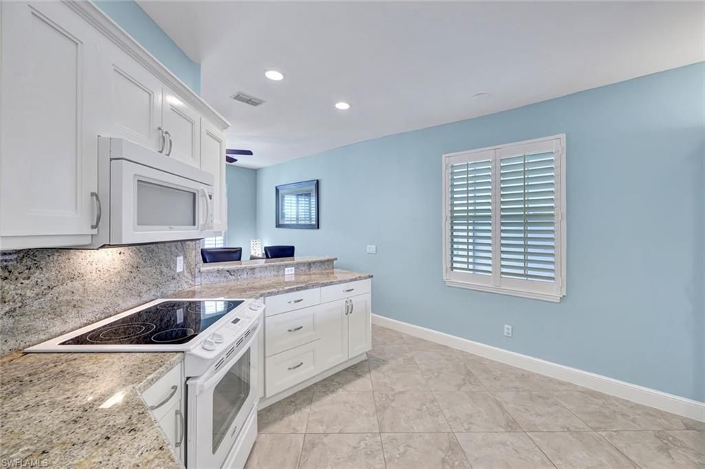 5945 Sand Wedge Ln, Unit 1003, Naples, FL 34110 Photo