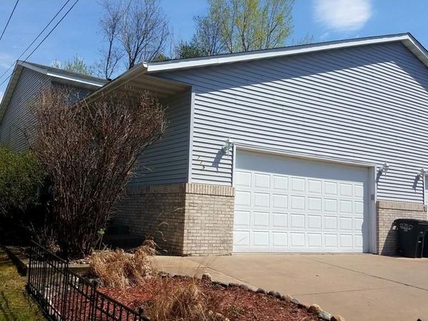 779 9th Street SE, Forest Lake, MN 55025