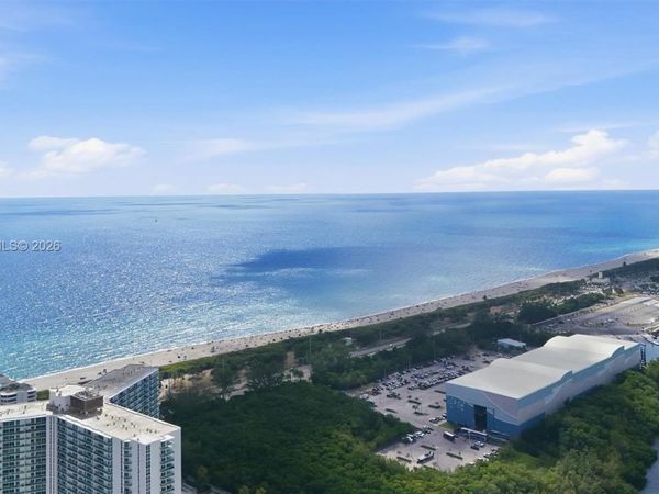 100 Bayview Dr, Unit 1106, Sunny Isles Beach, FL 33160