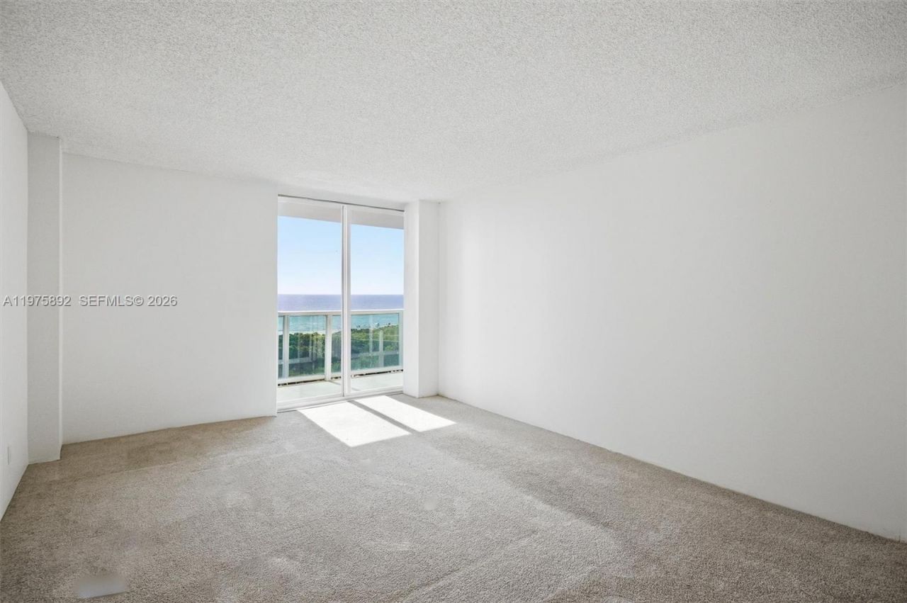 100 Bayview Dr , Unit 1106, Sunny Isles Beach, FL 33160 Photo