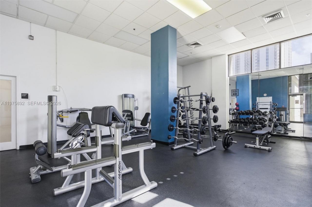100 Bayview Dr, Unit 1106, Sunny Isles Beach, FL 33160 Photo