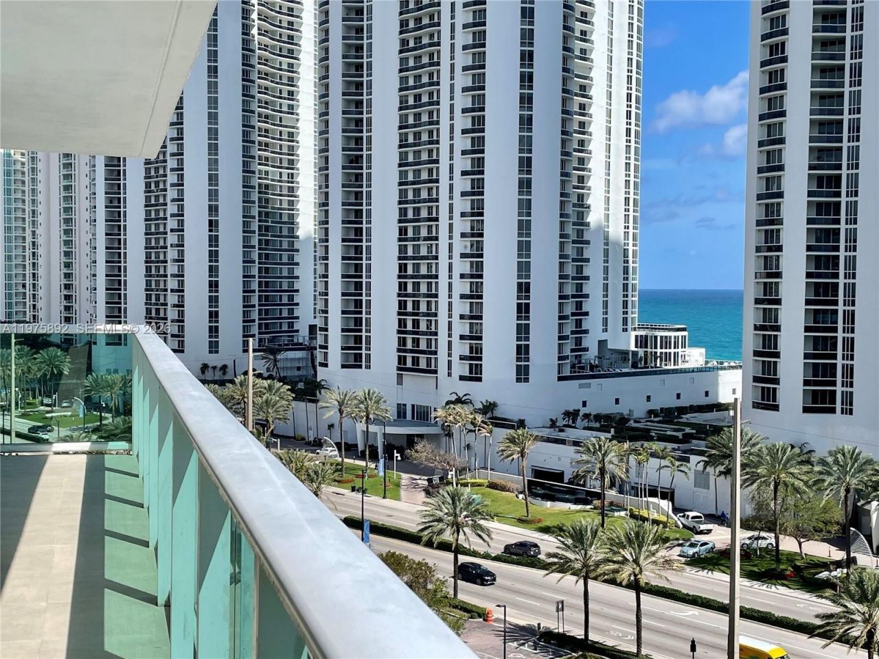 100 Bayview Dr , Unit 1106, Sunny Isles Beach, FL 33160 Photo