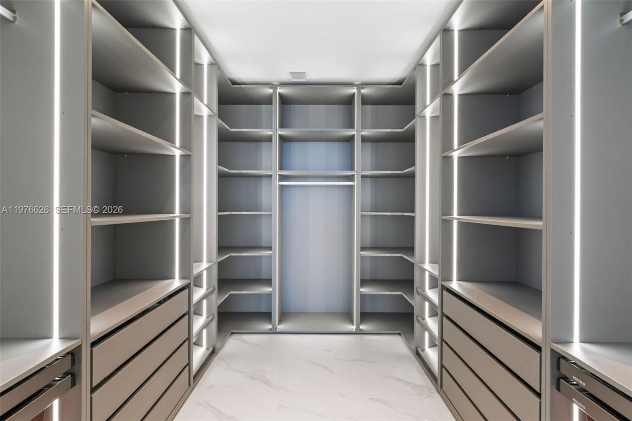 700 NE 24th St , Unit 5401, Miami, FL 33137 Photo