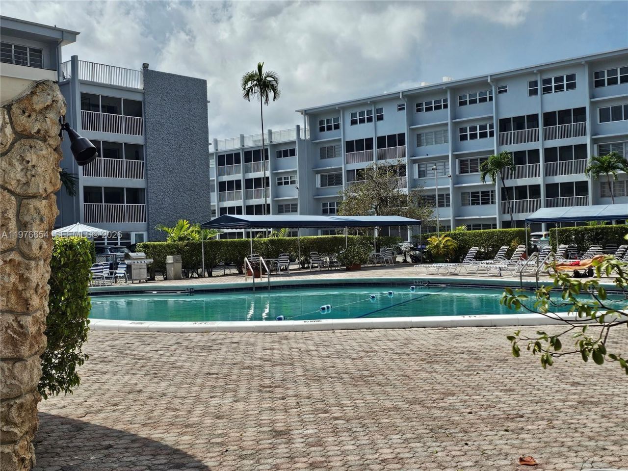 330 SE 2nd St, Unit 403H, Hallandale Beach, FL 33009 Photo