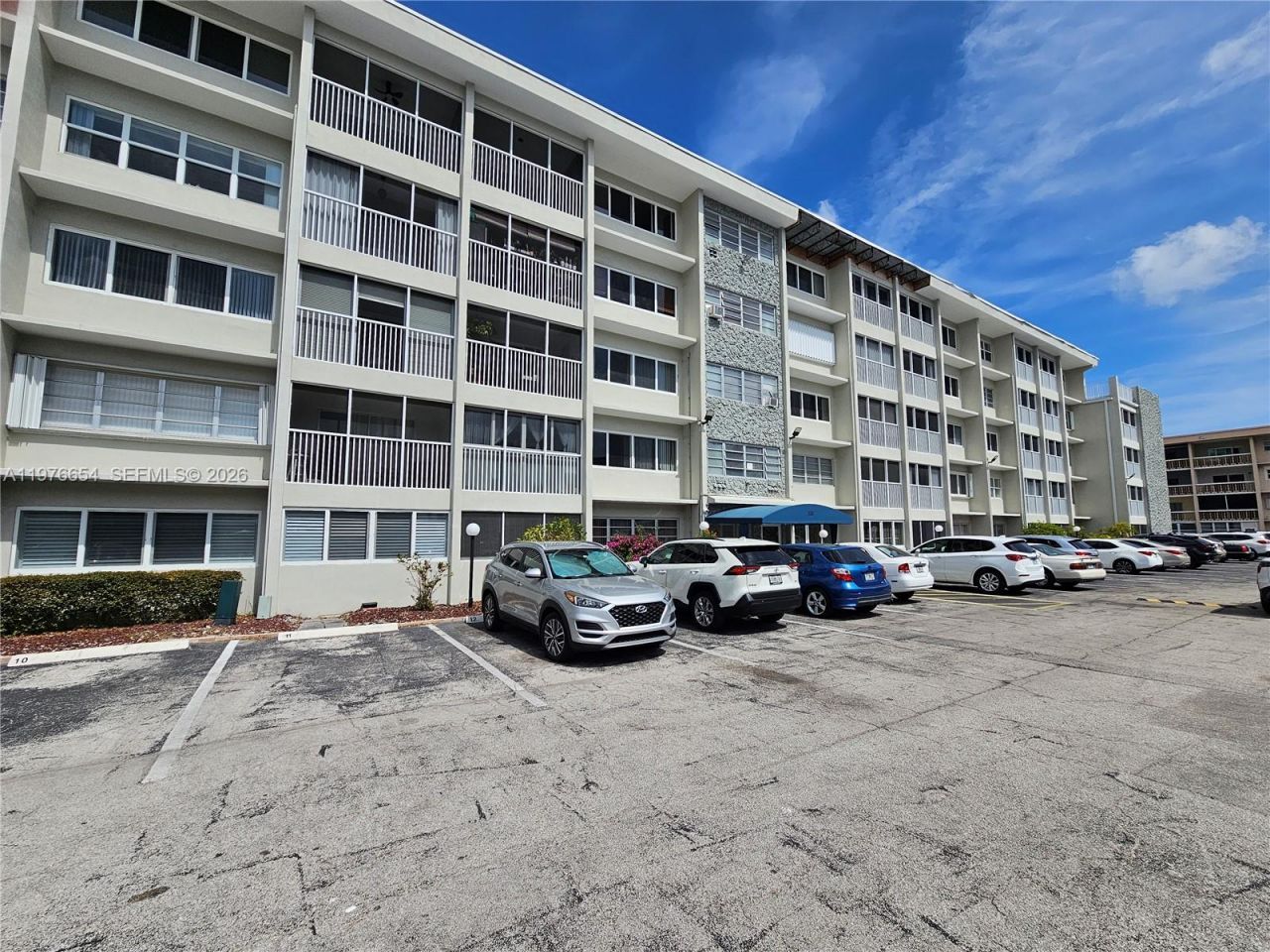 330 SE 2nd St, Unit 403H, Hallandale Beach, FL 33009 Photo