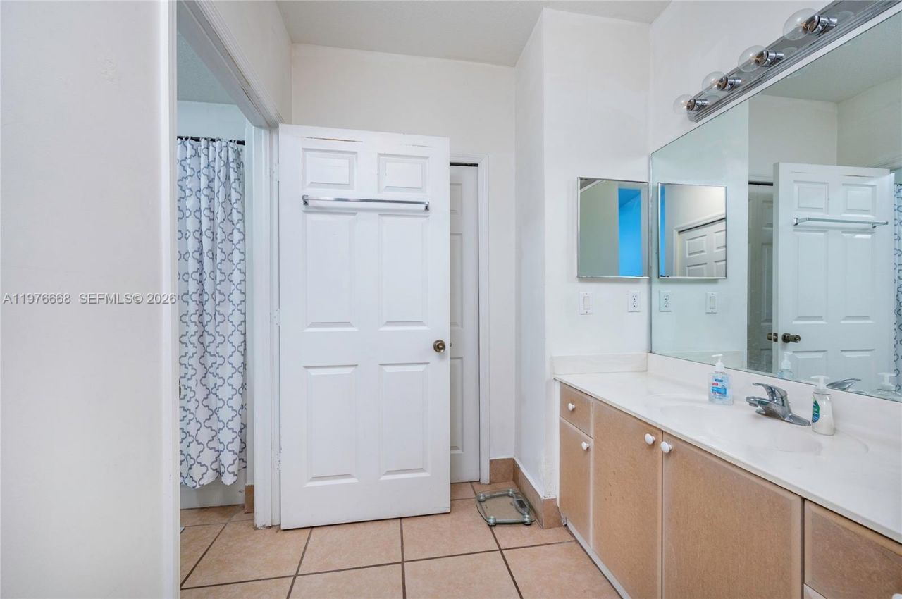 1212 NE 32nd Ter , Homestead, FL 33033 Photo