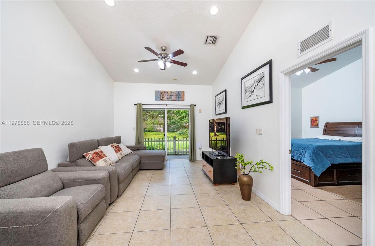 1212 NE 32nd Ter , Homestead, FL 33033 Photo
