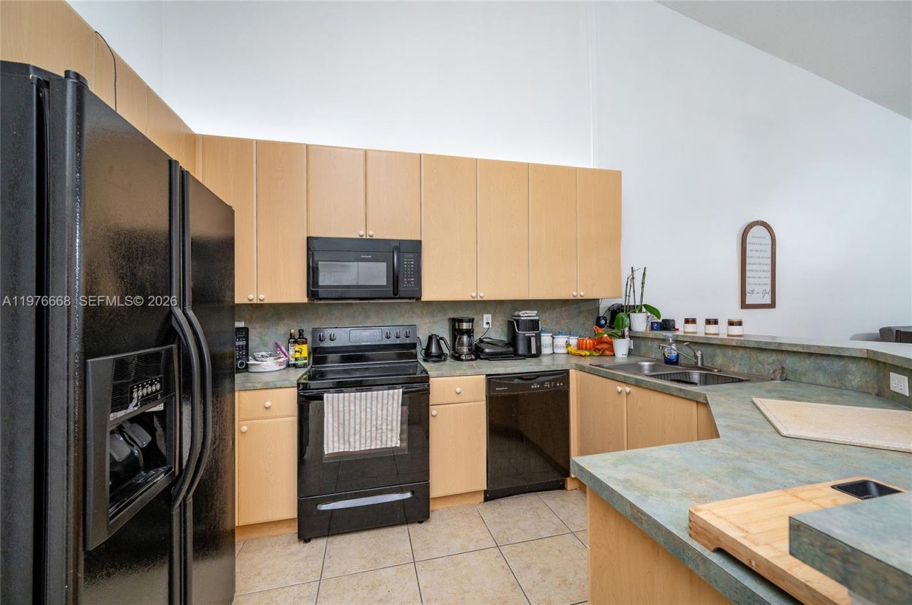 1212 NE 32nd Ter , Homestead, FL 33033 Photo