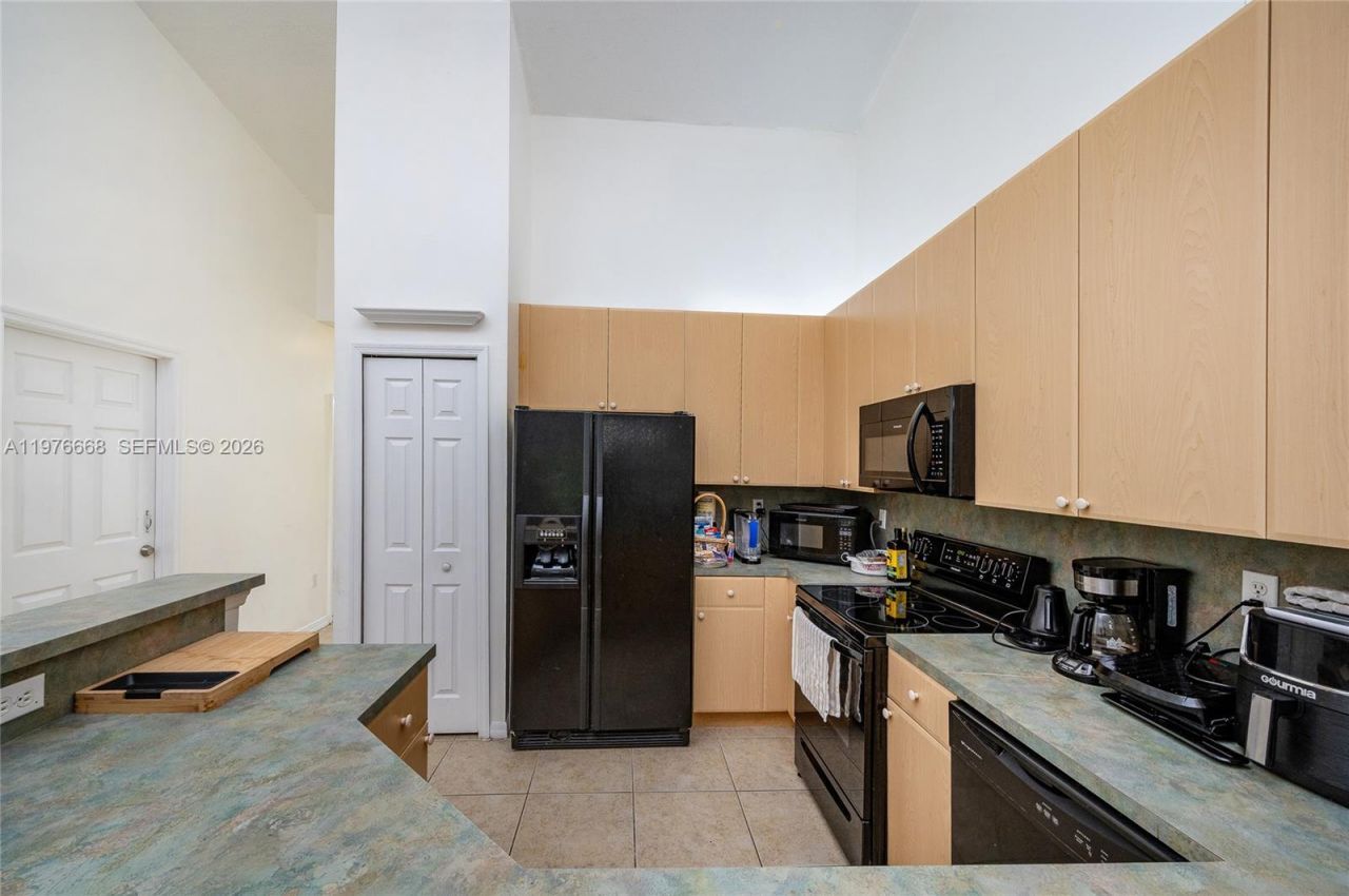 1212 NE 32nd Ter , Homestead, FL 33033 Photo