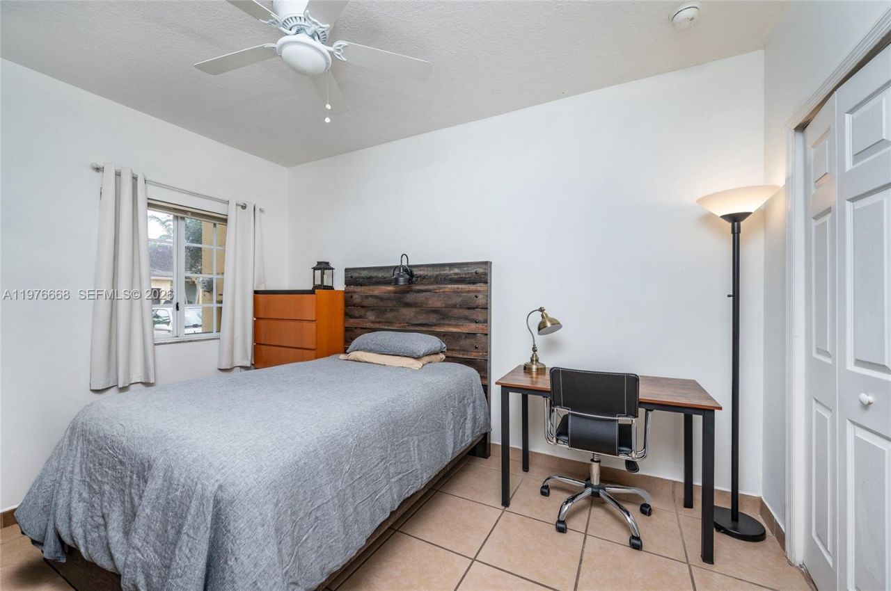 1212 NE 32nd Ter , Homestead, FL 33033 Photo