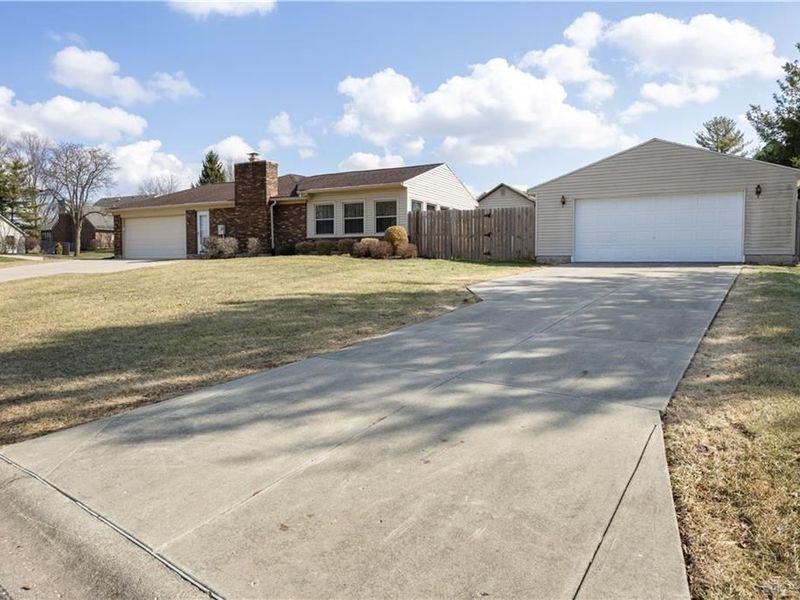 139 Cambria Drive, Beavercreek, OH 45440 Photo 3