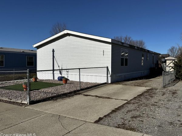 2037 W Yorkshire AVE , Coeur d'Alene, ID 83815