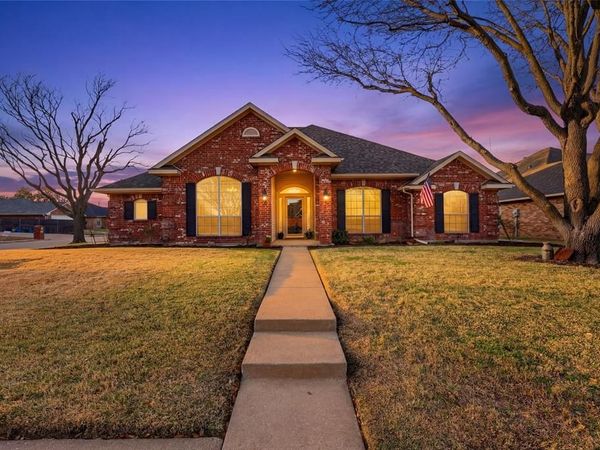 701 Queens Drive, Waxahachie, TX 75165